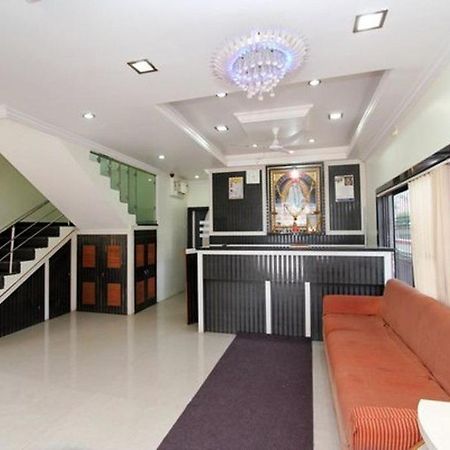 Sai Ganesh Hotel Shirdi Buitenkant foto
