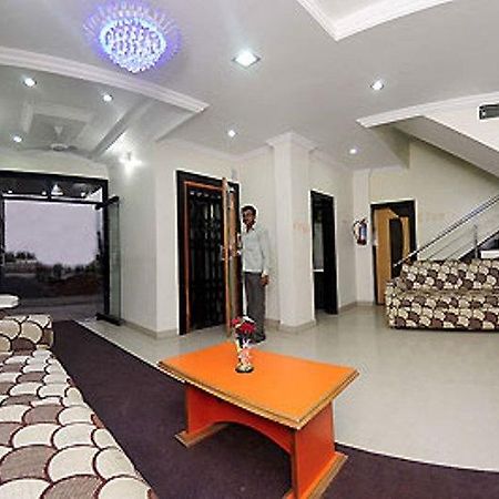 Sai Ganesh Hotel Shirdi Buitenkant foto
