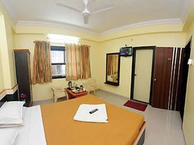Sai Ganesh Hotel Shirdi Buitenkant foto