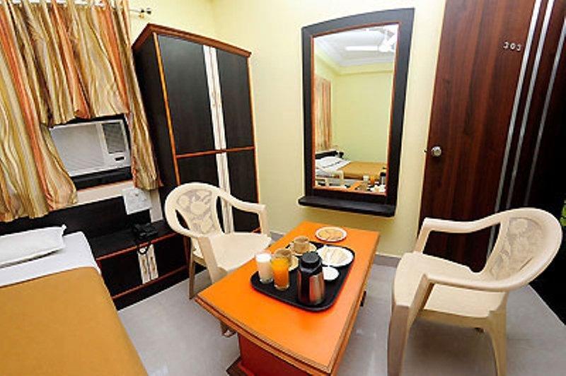 Sai Ganesh Hotel Shirdi Kamer foto