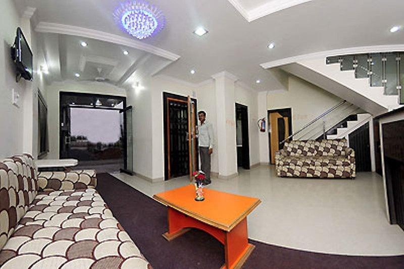 Sai Ganesh Hotel Shirdi Buitenkant foto